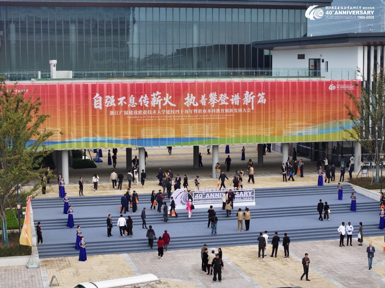 1762926648152354wLiz.jpg c2137828ea3b4554c22a25d2c32fbb5a.jpg