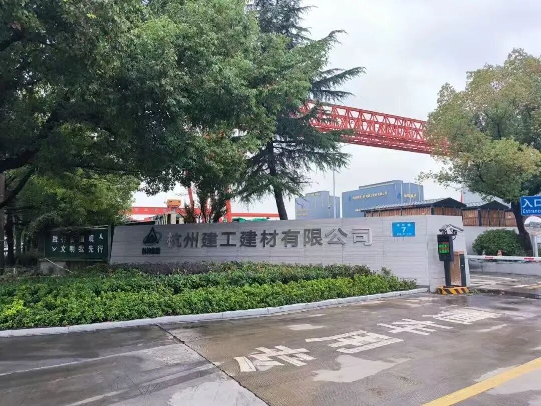 1764057567155389f63L.jpg 8a133765f010205e52c343cb7aff3e88.jpg